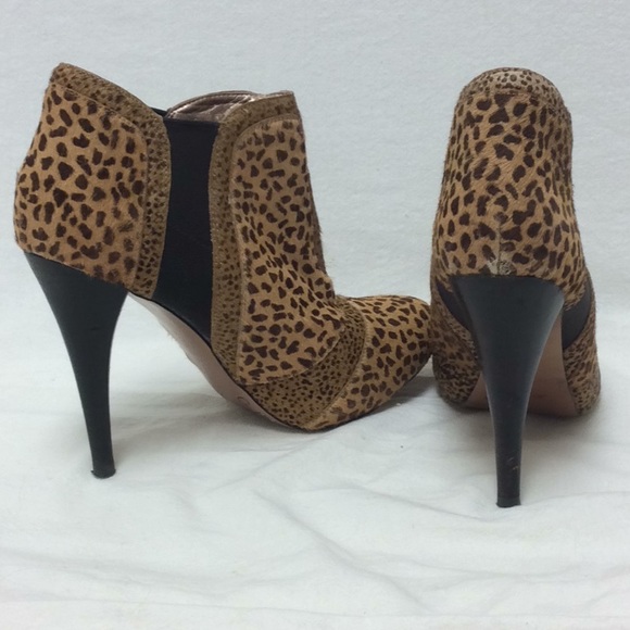 BCBG Fur Stiletto Ankle Boots Size 6 - Picture 2 of 2